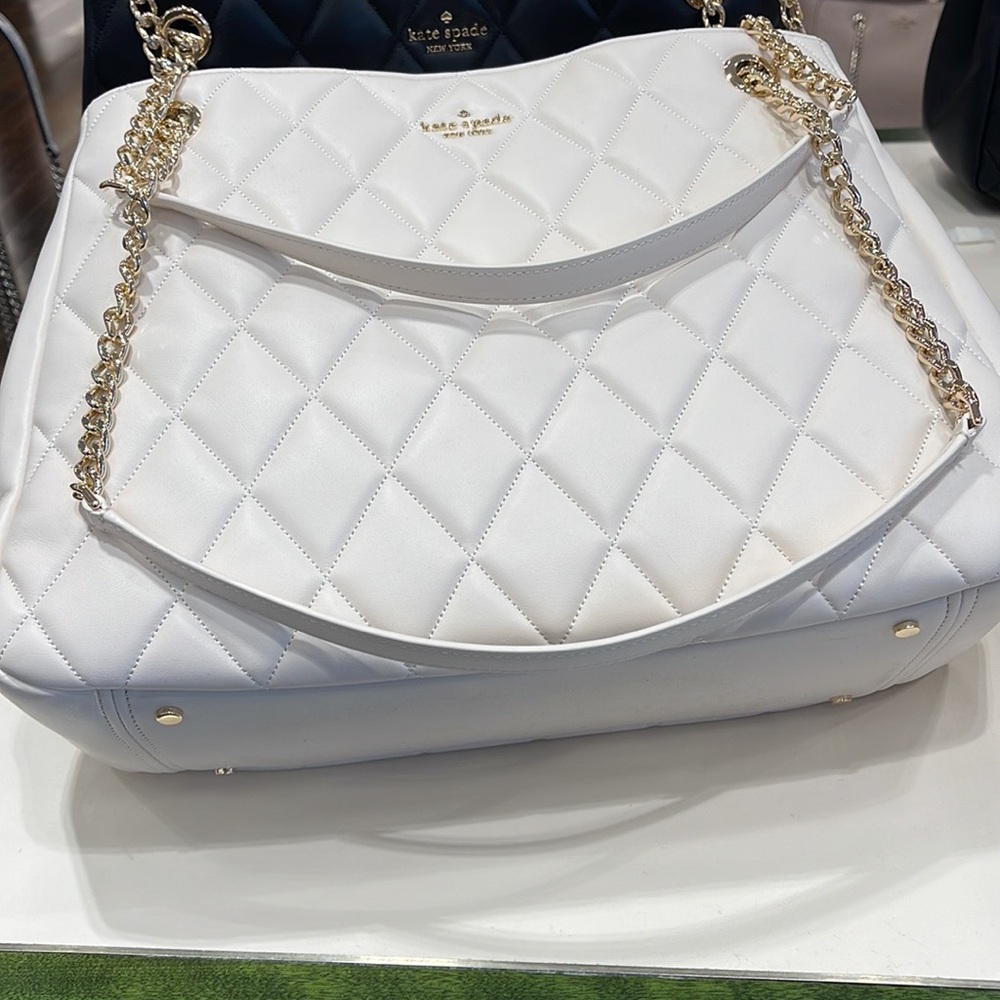 Kate Spade Carey Tote
COLOR:
Parchment
NWT - Picture 11 of 16